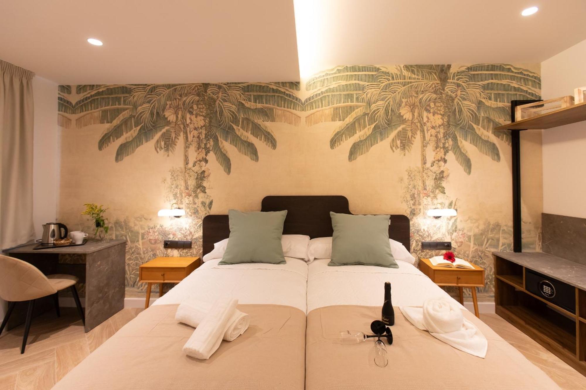 Boutique Rooms Playa Burriana Nerja Exterior foto