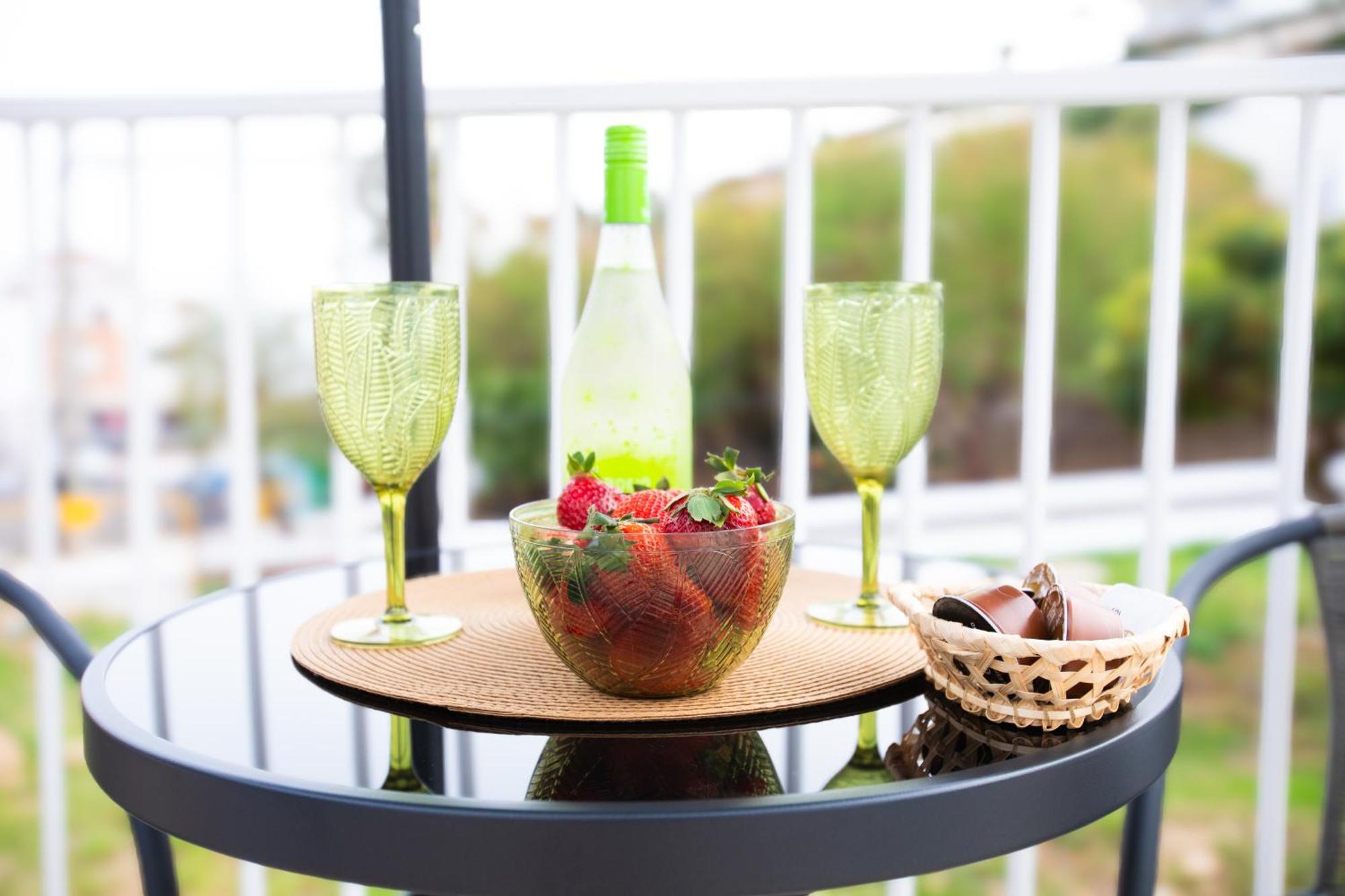Boutique Rooms Playa Burriana Nerja Exterior foto