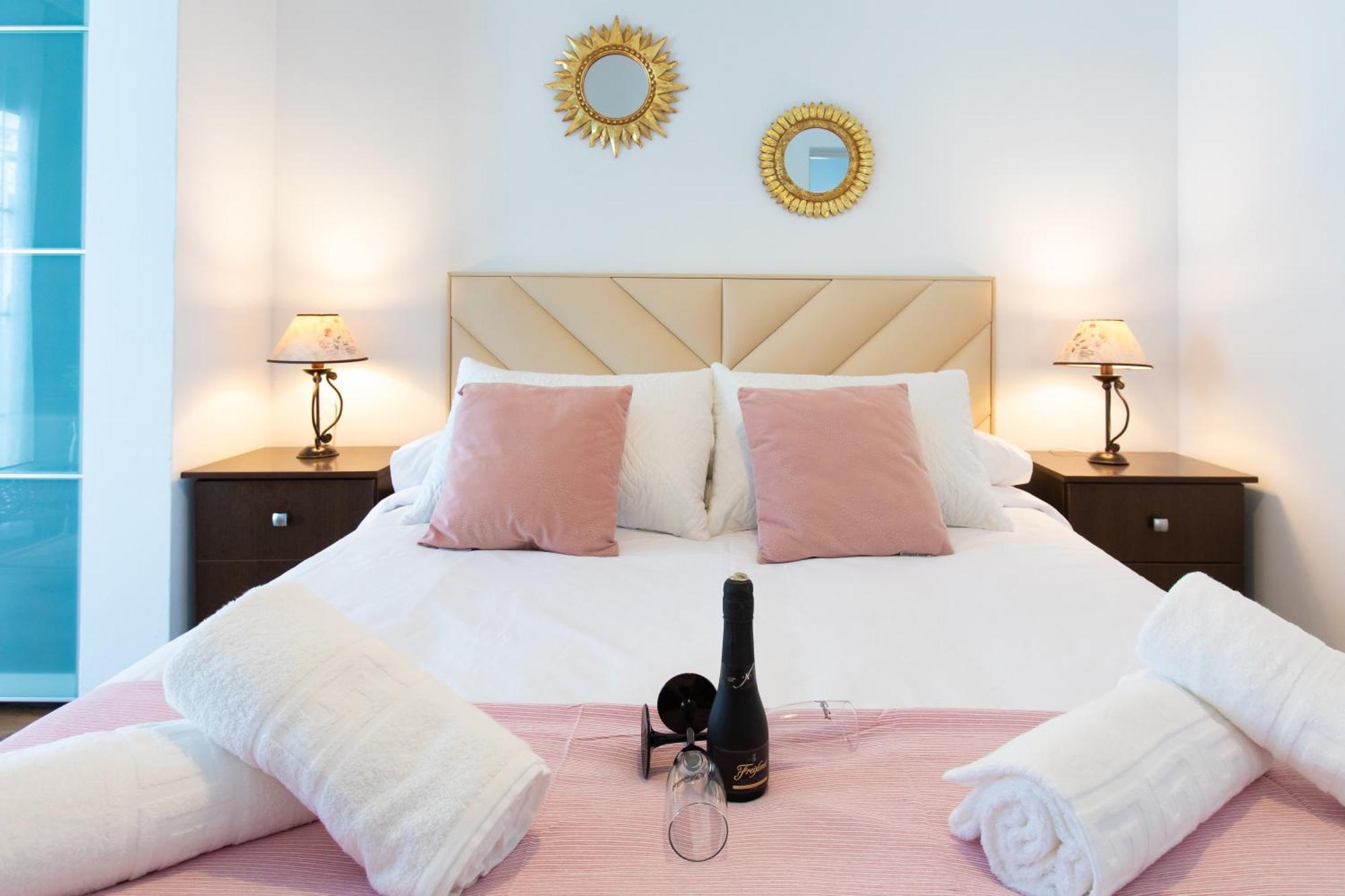 Boutique Rooms Playa Burriana Nerja Exterior foto