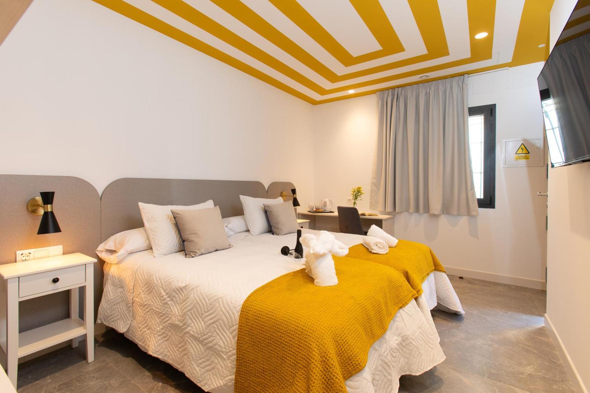 Boutique Rooms Playa Burriana Nerja Exterior foto