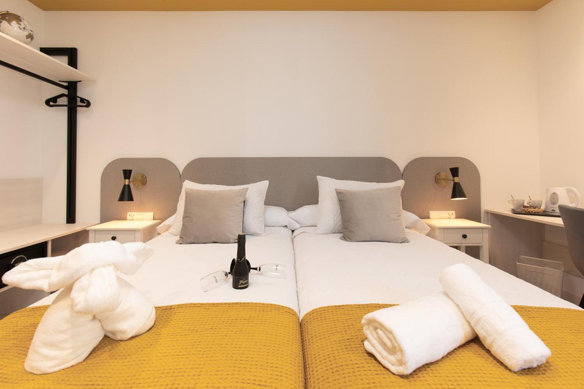 Boutique Rooms Playa Burriana Nerja Exterior foto